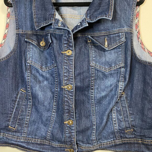 Cato Womens Denim Vest Size 26/28W Blue With Button Front & Pockets - Picture 10 of 11